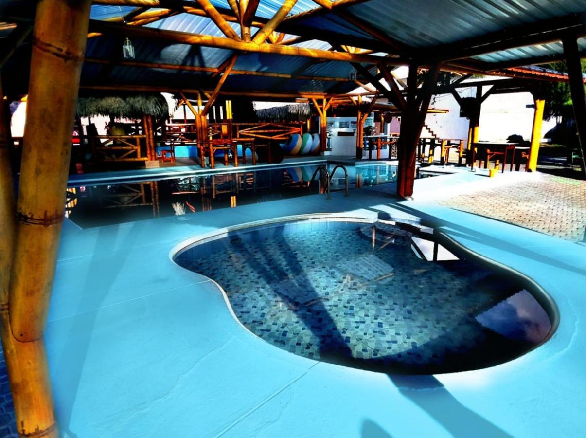 Hosteria La Chorrera กีโต ภายนอก รูปภาพ