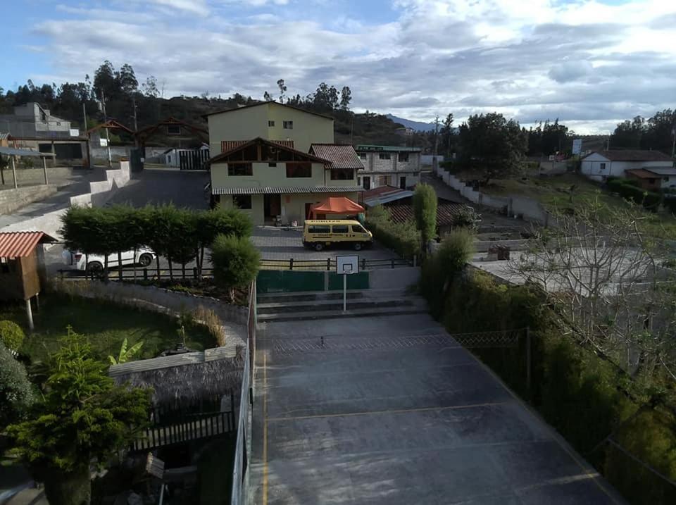 Hosteria La Chorrera กีโต ภายนอก รูปภาพ